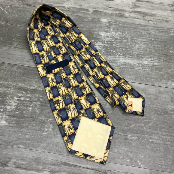 Tommy Bahama Blue & Yellow Palm Tree Pattern Silk Tie - Picture 2 of 5